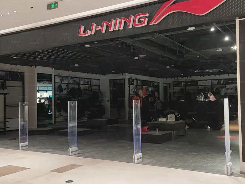 A loja da marca Li Ning instalou o dispositivo anti-roubo magnético acústico cúbico AM9800