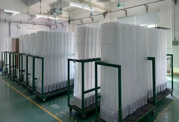 Fiquei ao lado da máquina de moldagem por injeção de 1.300 toneladas durante toda a tarde e finalmente entendi por que o invólucro da antena EAS não se deformava.